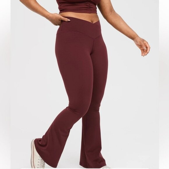 Aerie Offline Real Me Cross Over Burgundy Red Flare Leggings Women’s Size Small - Picture 1 of 6